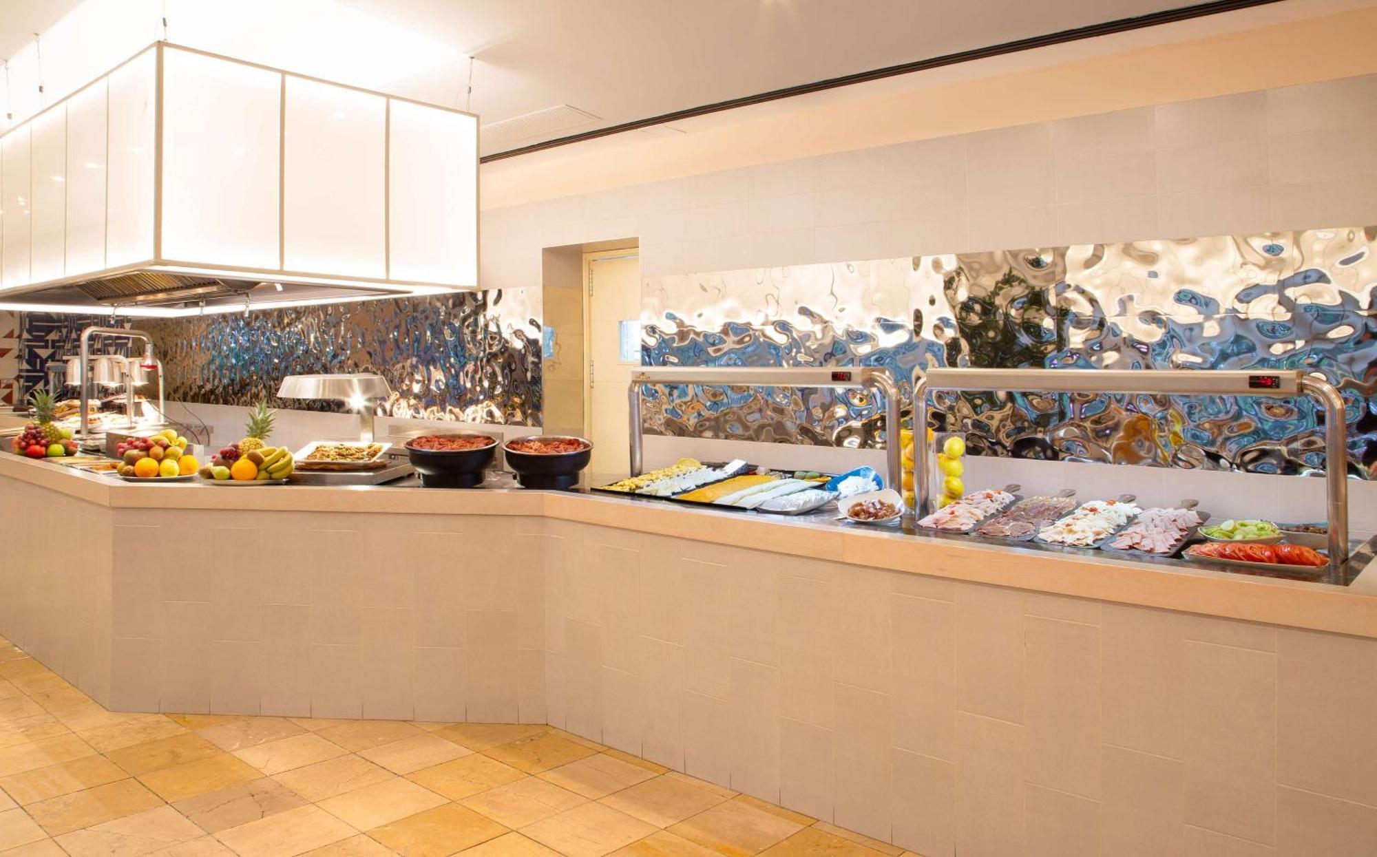 Doubletree By Hilton Golf 4*